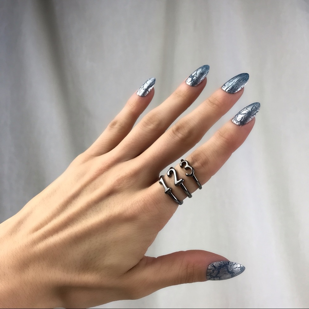 🚫SOLD🚫 NWOT 1 2 3 Dark Silver Number Stacking Rings Minimalist Size 6 Gunmetal - Picture 6 of 13